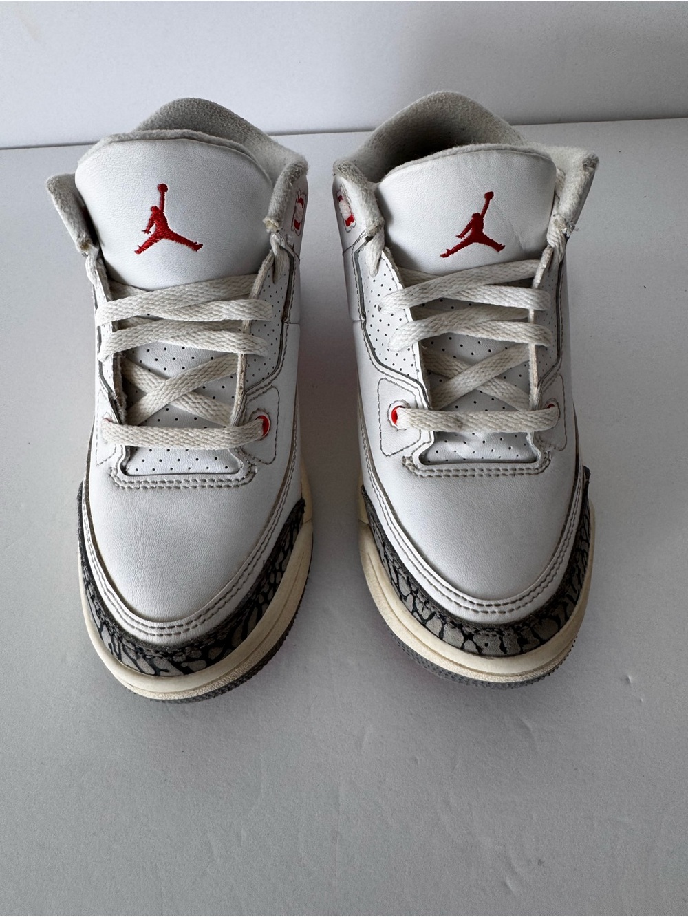 Nike Air Jordan 3 Retro Fire Red 2022
Youth 13C White Cement
GS Jordan Sneakers